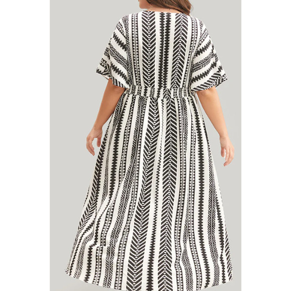 BLOOMCHIC SZ 12 L  Black White Tribal Print Dolman Sleeve Dress NWT B98 - Picture 2 of 11